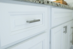 White-Master-Bath-Handle-close-up-7